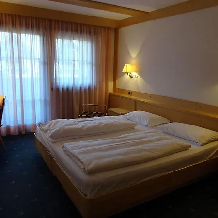 Garni Aritz Hotel 4*
