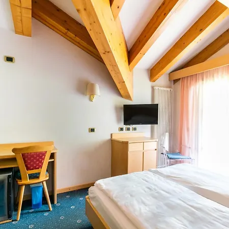 Garni Aritz Hotel 4*